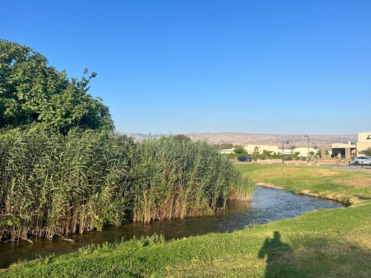 Ferienwohnung שפיגל קו ראשון לנחל-Hagoshrim,הגושרים Exterior foto